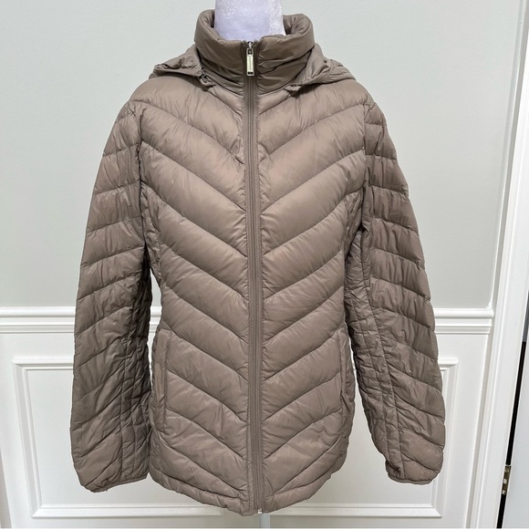 London Fog Packable Down Coat Tan Size Medium - Picture 2 of 12